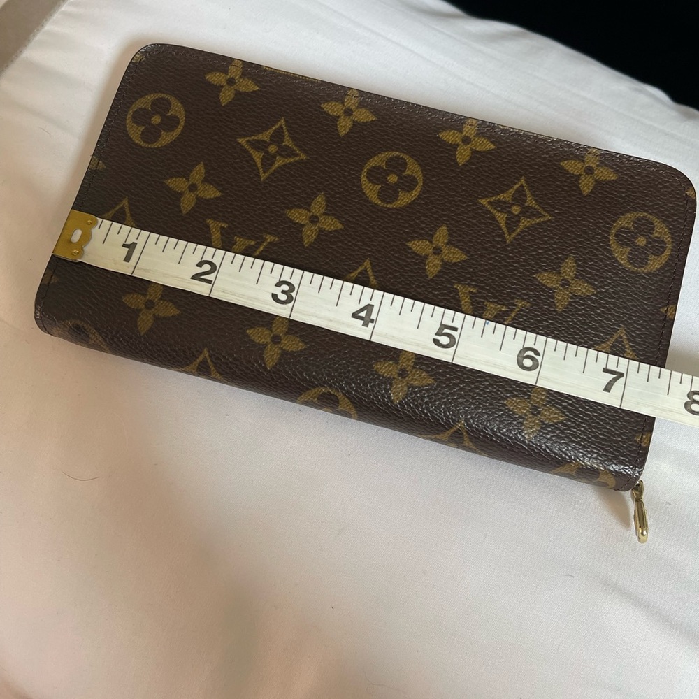 Vintage Louis Vuitton Zippy Brown and Gold Zippered wallet